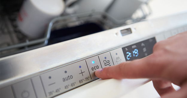 Bedienelement eines Geschirrspülers zum Thema Geschirrspüler